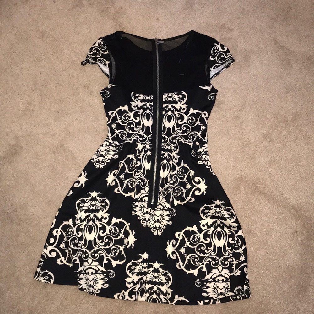Dress - Picture 2 of 3